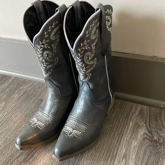 COWBOY/STERLING RIVER BOOTS - Picture 5 of 5